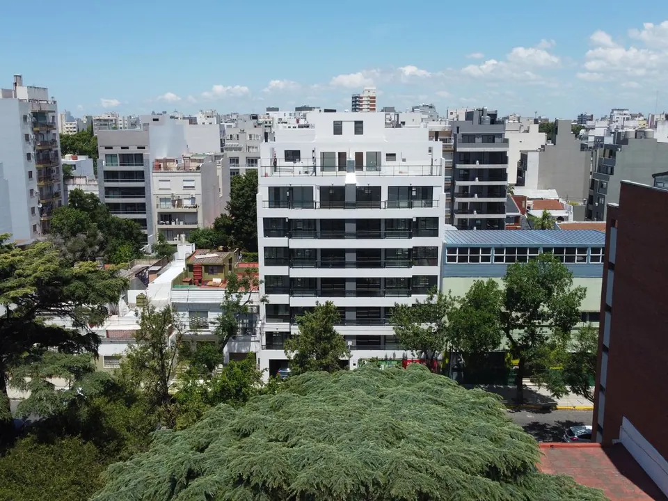 Smart Point Devoto visto desde el barrio